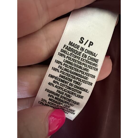 AEROPOSTALE Women's Y2K-Style Red Cable Knit Fur Trimmed Hood Puffer Vest Sz S - Picture 11 of 13